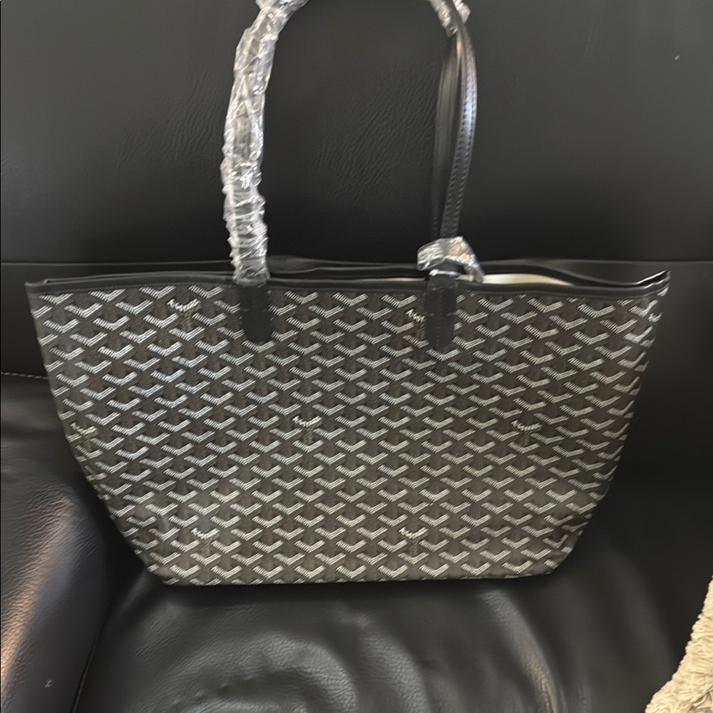 Stylish Black and Gray Tote Bag